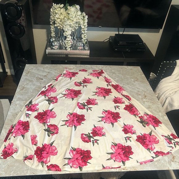 Plus Size -2pc Floral Skirt Set - Picture 11 of 14